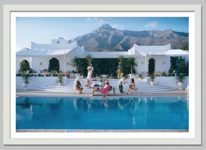 Retro Poolside Host Luxury Lif - Luxury Lifestyle Picture recension och pris