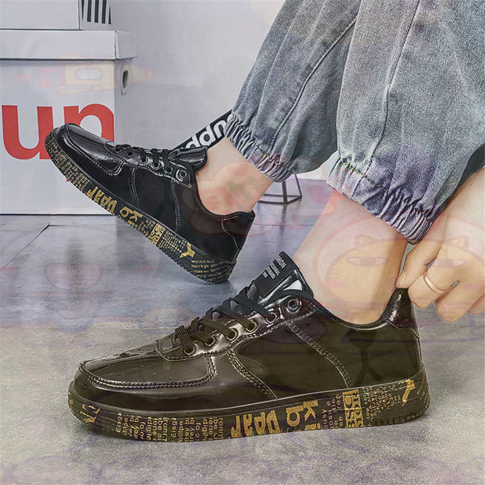 Round Foot Size 45 Sneakers Wh - Luxury Lifestyle Goods recension och pris